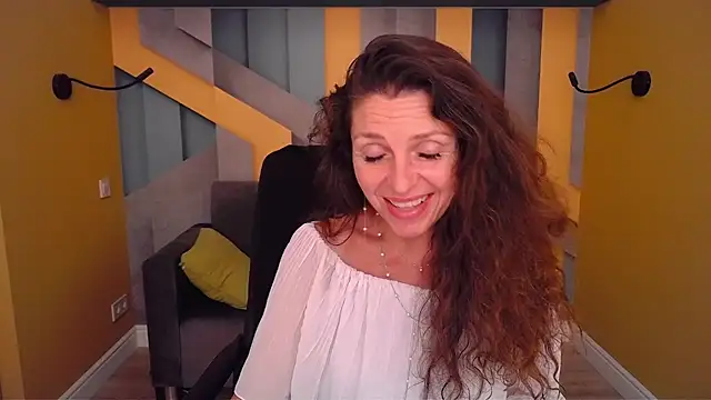 EllaLong's Live XXX Chat