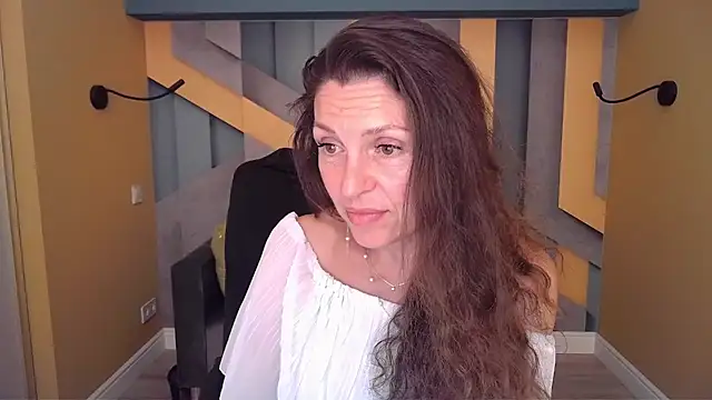 Chatroom XXX en direct de EllaLong