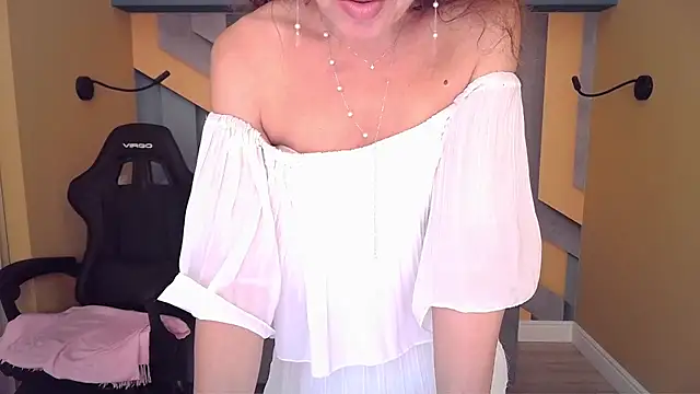 EllaLong's Webcam Show