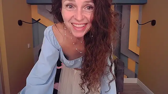 Chatroom XXX en direct de EllaLong
