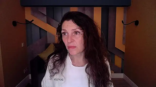 EllaLong's Live XXX Chat