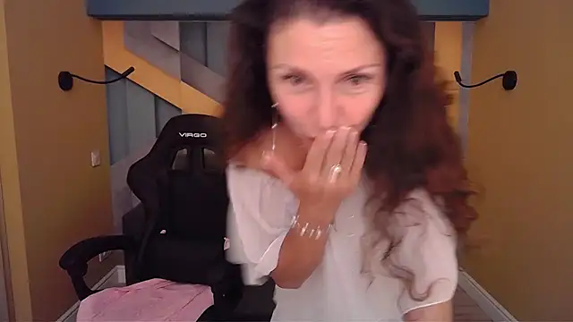 Chat +18 de EllaLong ao vivo