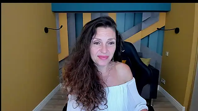 EllaLong's Live XXX Chat