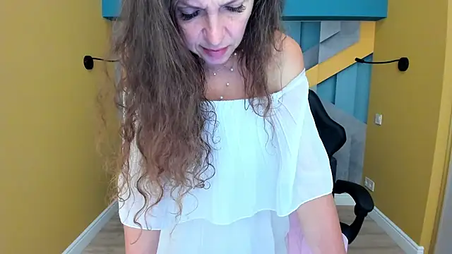 EllaLong Live XXX Chat