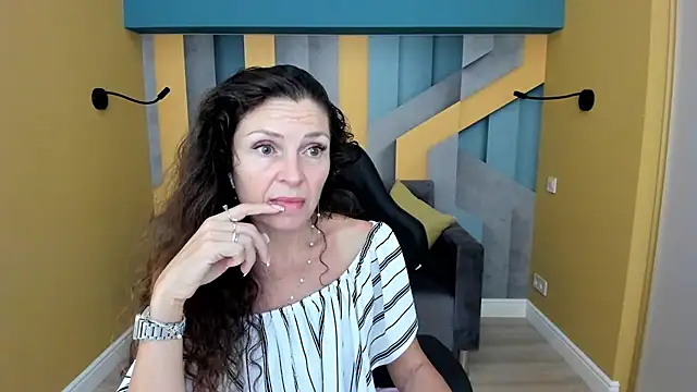 Chat XXX en directo de EllaLong