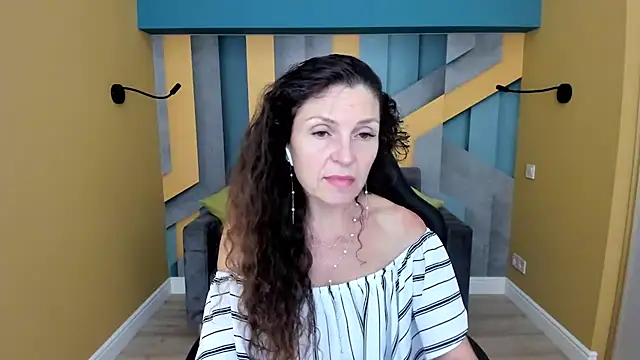 EllaLong Chat XXX in diretta