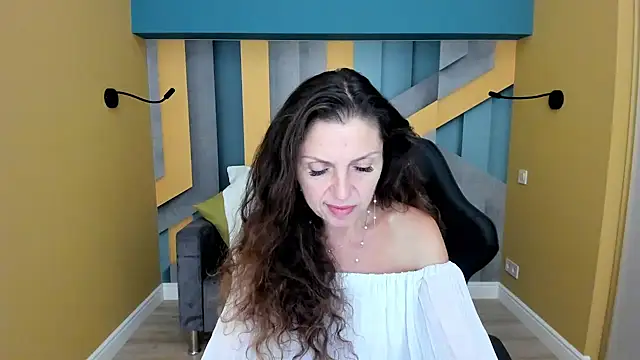EllaLong's Live XXX Chat