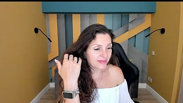 EllaLong Chat XXX in diretta
