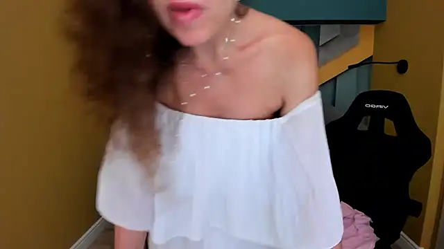 Chat +18 de EllaLong ao vivo