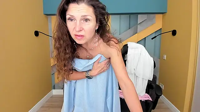 EllaLong Live XXX Chat
