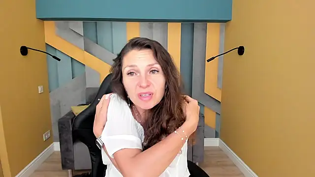 EllaLong Adlı Modelin Canlı XXX Sohbeti