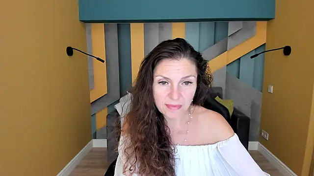 EllaLong's Live XXX Chat