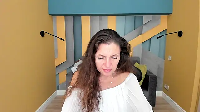 EllaLong's Live XXX Chat