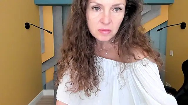 צ'אט XXX בשידור חי של EllaLong