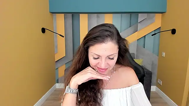 EllaLong Chat XXX in diretta