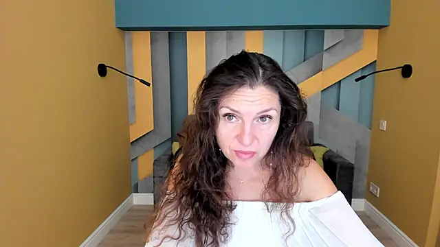 EllaLong Adlı Modelin Canlı XXX Sohbeti