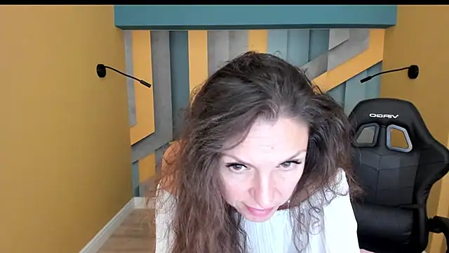 EllaLong Chat XXX in diretta