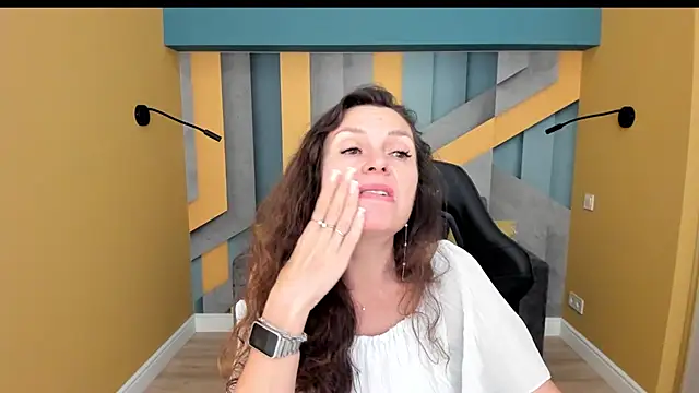 EllaLong's Live XXX Chat