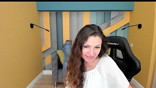 EllaLong Chat XXX in diretta