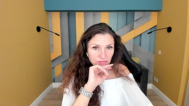 EllaLong Live XXX Chat