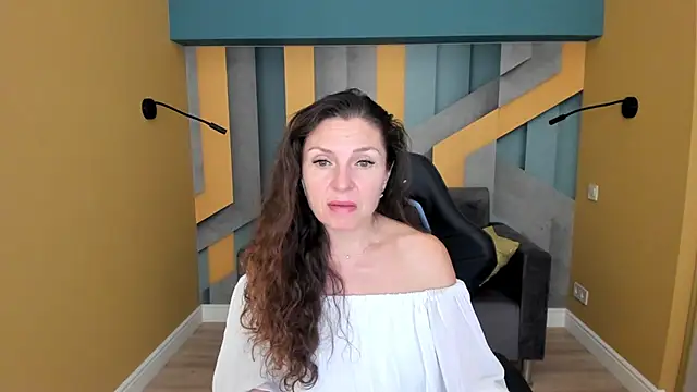 EllaLong's Live XXX Chat
