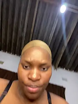 Blackpinkylips2025 Adlı Modelin Canlı XXX Sohbeti