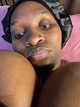 Blackpinkylips2025 Adlı Modelin Canlı XXX Sohbeti