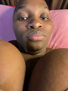 Blackpinkylips2025 Adlı Modelin Canlı XXX Sohbeti