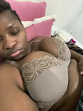 Blackpinkylips2025 Adlı Modelin Canlı XXX Sohbeti