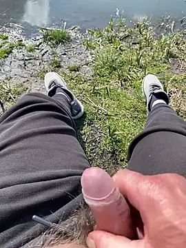 makar8: διαδικτυακό σόου στην κάμερα