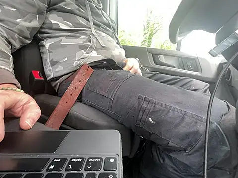 Lovetobenaked4u Webcam show