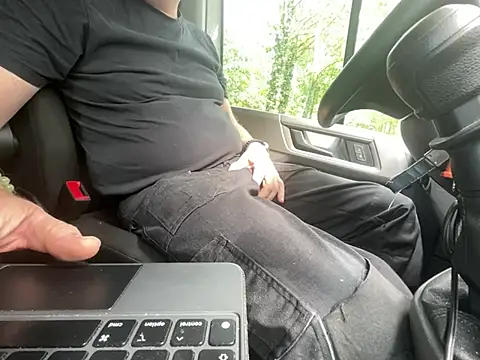 Lovetobenaked4u webcam show