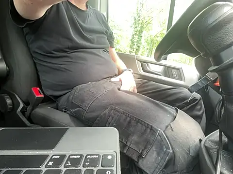 Lovetobenaked4u's Webcam Show