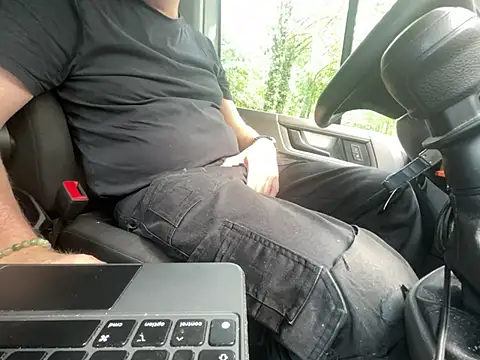 Lovetobenaked4u's Webcam Show