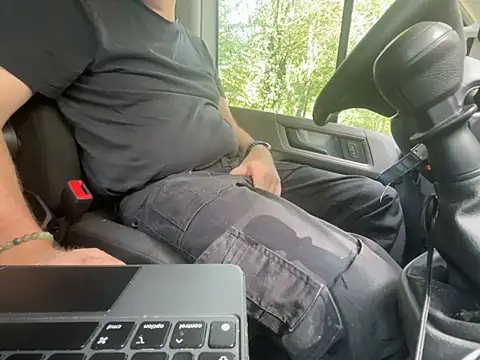 Lovetobenaked4u webcam show