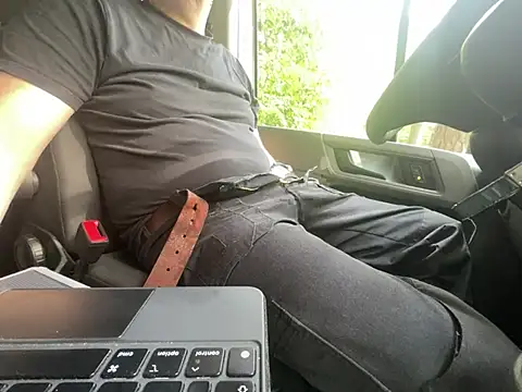 Lovetobenaked4u Webcamshow