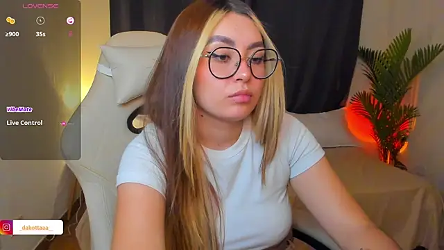 Chat XXX en directo de dakottaa_