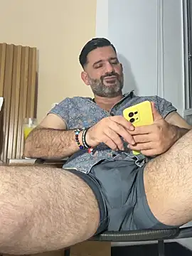Hairy_Dad86 Show in webcam