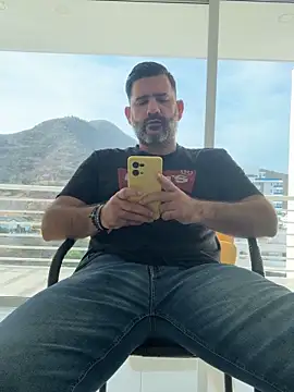 عرض كام Hairy_Dad86