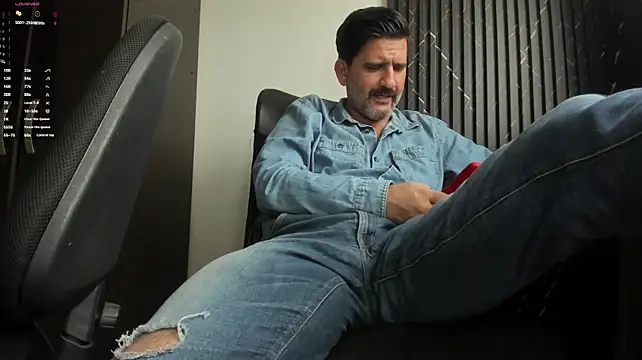 Max_QuintanaDaddy Show in webcam