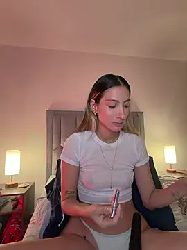Chat +18 de DanikRosse ao vivo