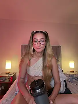 צ'אט XXX בשידור חי של DanikRosse