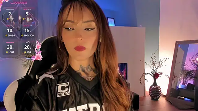 Megan_inked Show in webcam