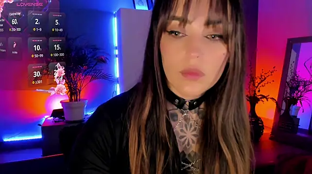 Show modela Megan_inked na web-kameri