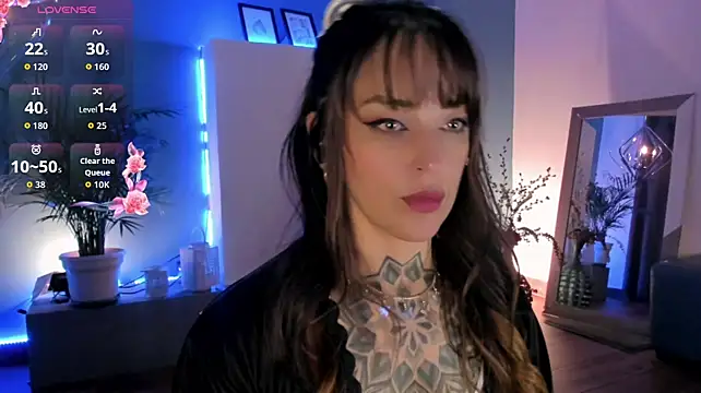 Megan_inked Show in webcam