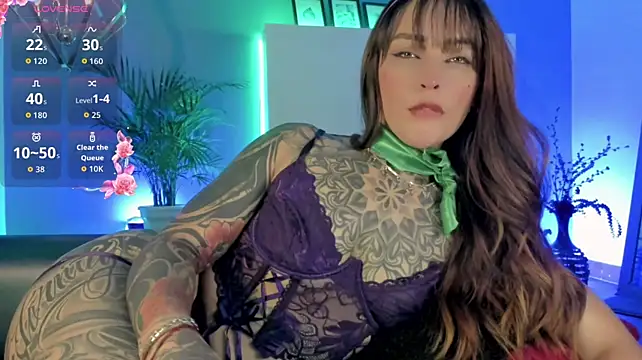 Show modela Megan_inked na web-kameri