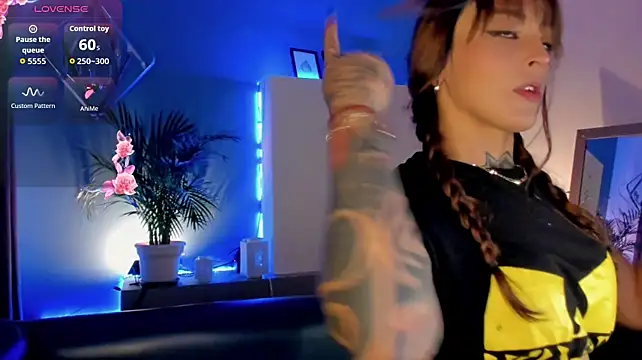 Megan_inked's Webcam Show