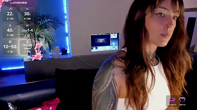 Pokazy przed kamerką – Megan_inked