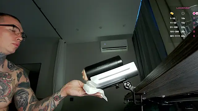 Tommy_cat's Webcam Show