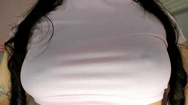 tinysara Show in webcam